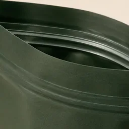 Primer plano de una cremallera de bolsa de pie resellable